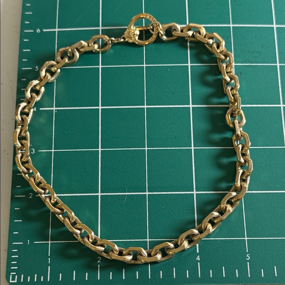 Vintage Anne Klein signed oval Goldtone Chain Necklace with lion clasp runway - Picture 7 of 13